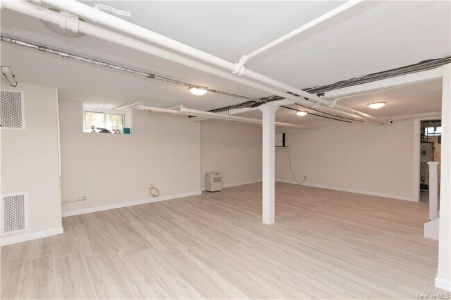 Building Photo - 607 Prospect Ave