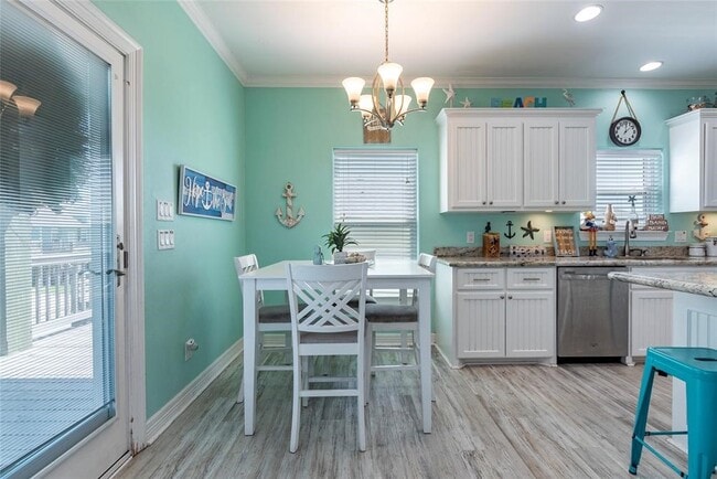 Building Photo - 987 Surf Rd