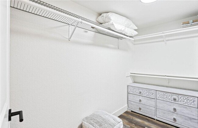 Building Photo - 12 Corniche Dr