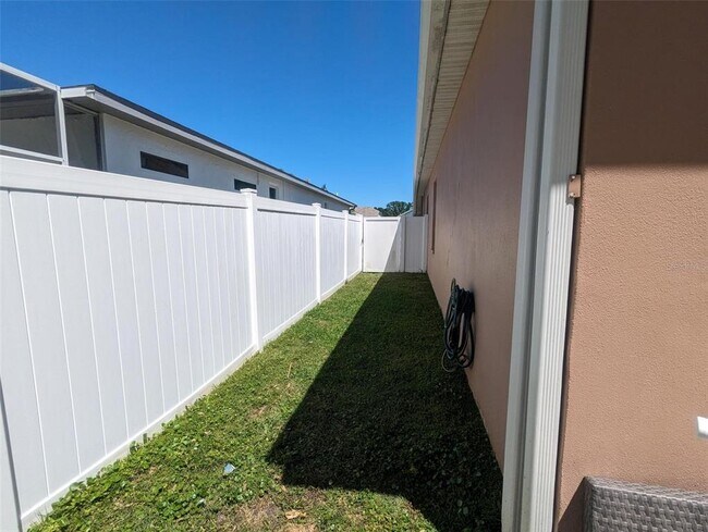 Building Photo - 6535 Meandering Way