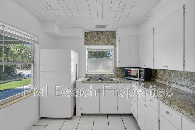 Building Photo - 522 18th St
