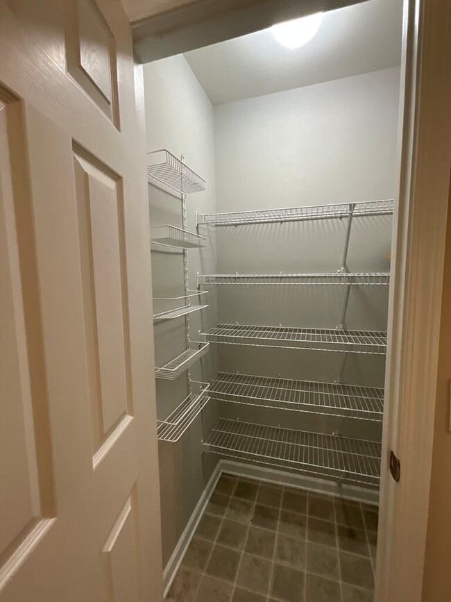 Building Photo - Spacious Townhome in Pooler
