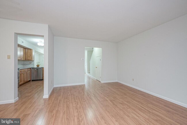 Building Photo - 37 Arrowwood Ct