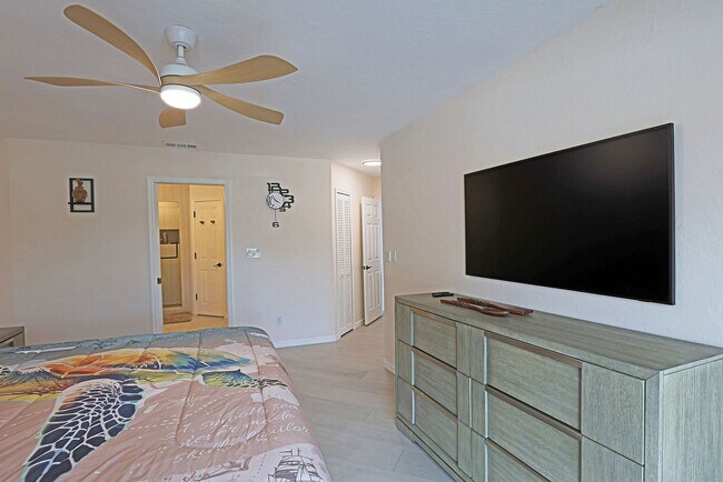 Building Photo - 11921 Seabreeze Cove Ln