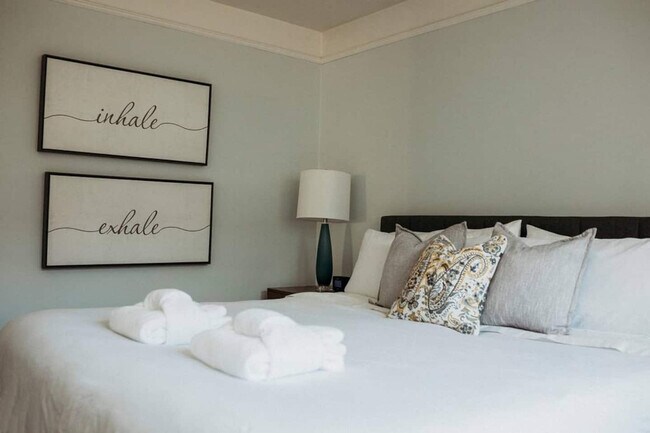 Building Photo - 4401 NW Columbia St