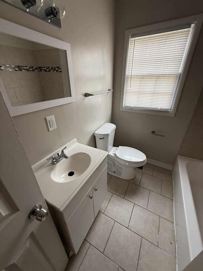 Building Photo - 505 Sunrise Blvd