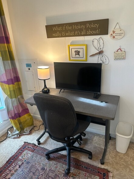 Building Photo - 6009 Grosvenor Ln