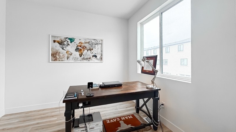 Building Photo - 888 W 540 S
