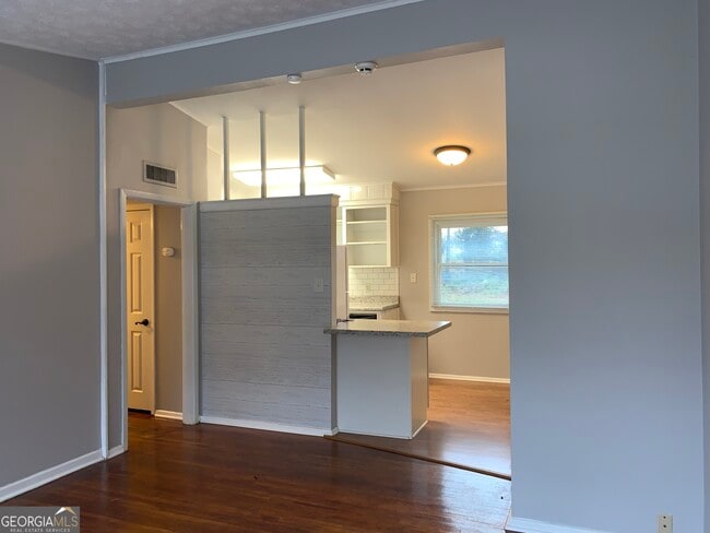 Building Photo - 22 Willow Dr