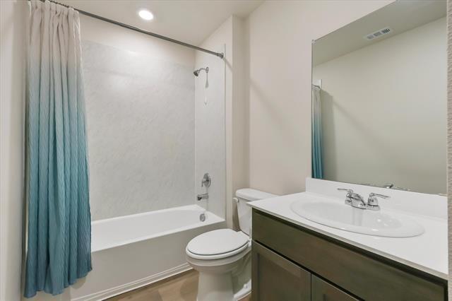 Building Photo - 3329 Watterson Wy