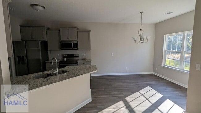 Building Photo - 222 Courage Wy