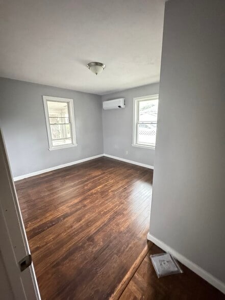 bedroom1 - 3 Morris St