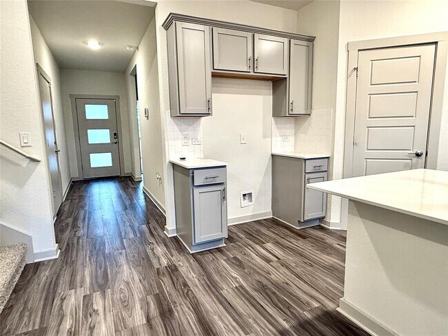 Building Photo - 13916 Lubeck Dr