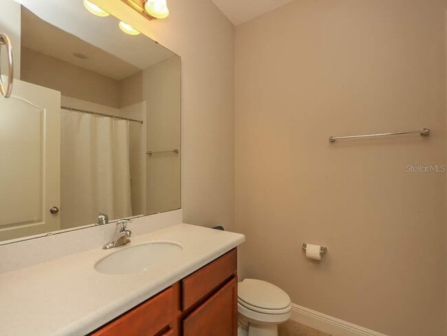 Building Photo - 15525 Honeybell Dr