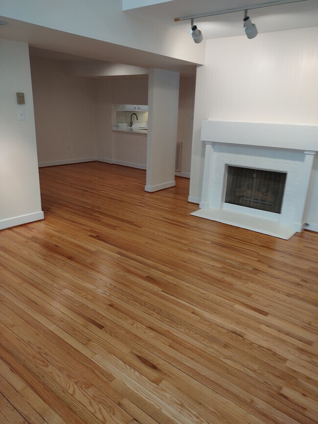 Building Photo - 9313 Groundhog Dr