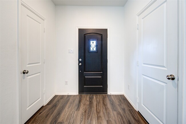 Building Photo - 5914 Dry Brush Pl