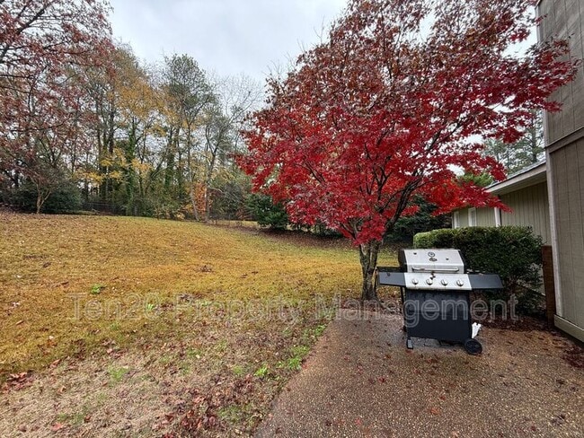 Building Photo - 6118 Abbey Dr