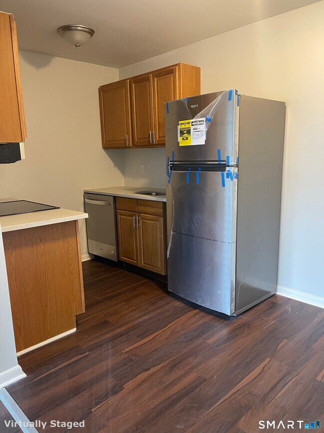 Building Photo - 45 Monroe St