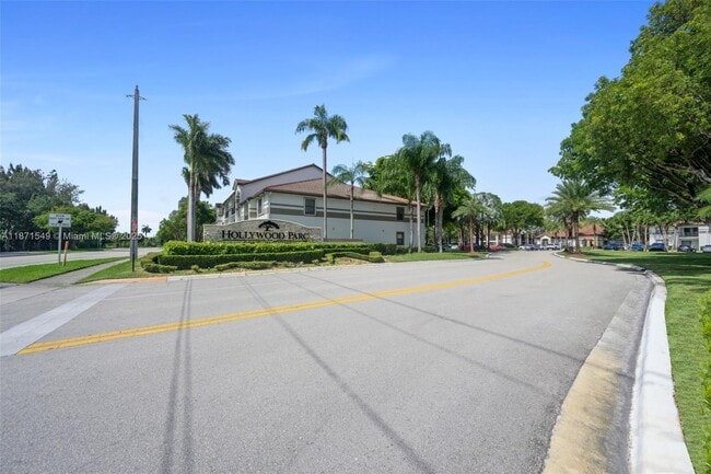 Primary Photo - 530 S Park Rd
