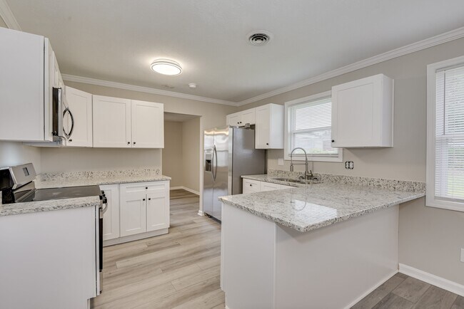 Building Photo - 250 Almon Ct