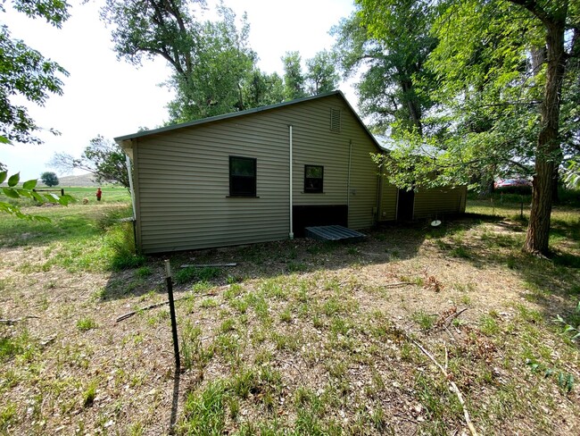 Building Photo - 3 Bedroom 1 Bath Rural Home Just South of ...