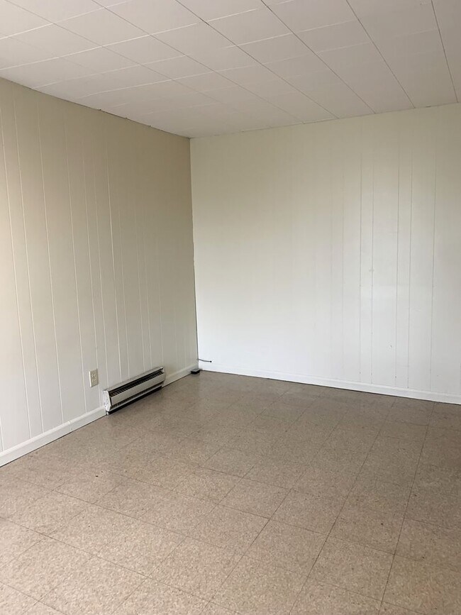 Building Photo - 212 E King St