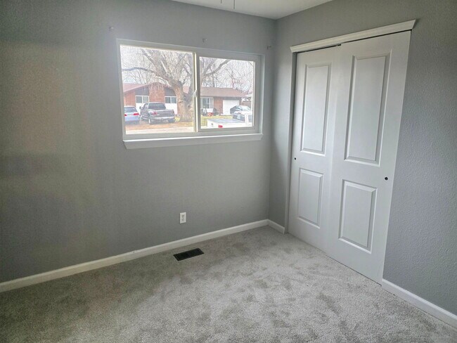 Building Photo - 109 Ely St