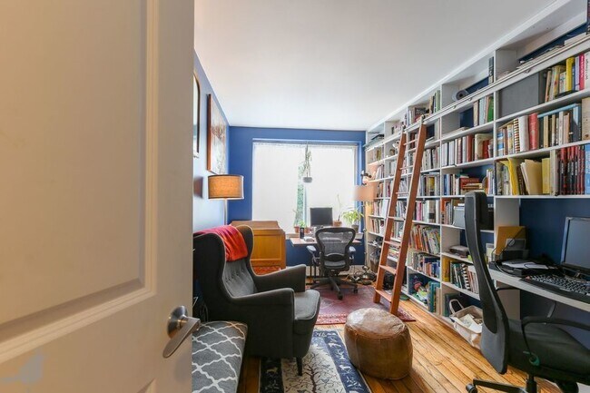 Building Photo - 420 16th St SE