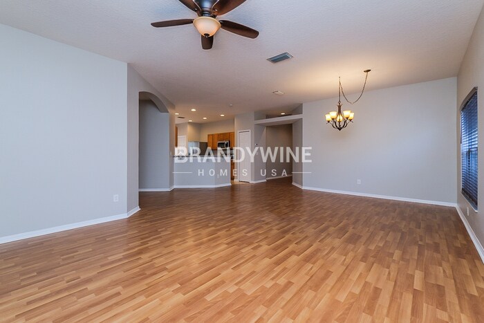Building Photo - 747 Star Pointe Dr