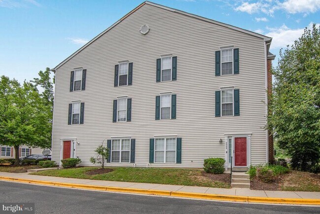 Building Photo - 4000 Estevez Ct