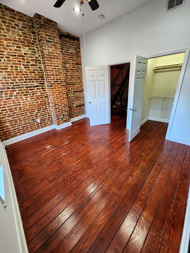 Building Photo - 444 E Fort Ave