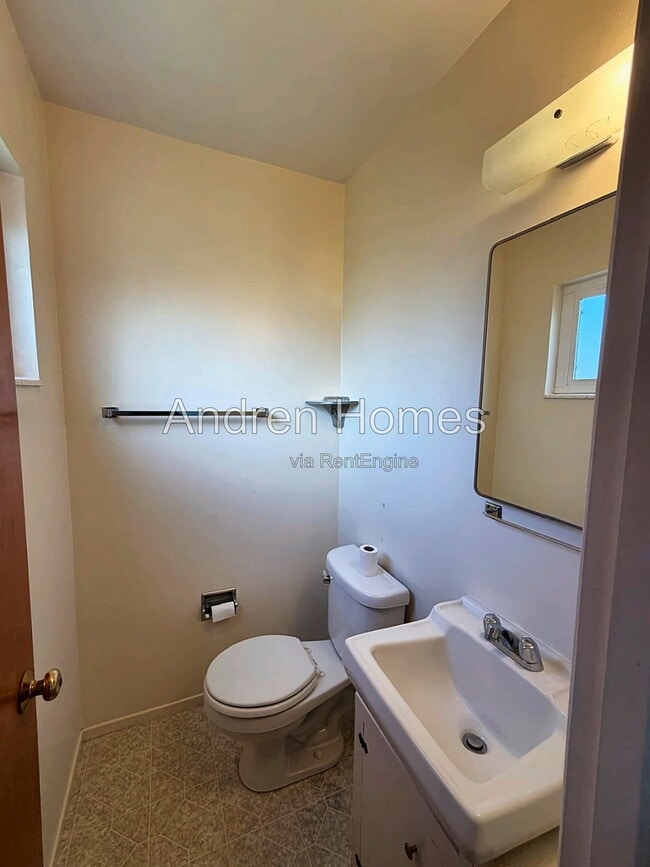 Building Photo - 501 Spruce St