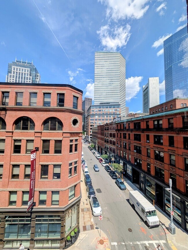 Building Photo - 121 Beach St