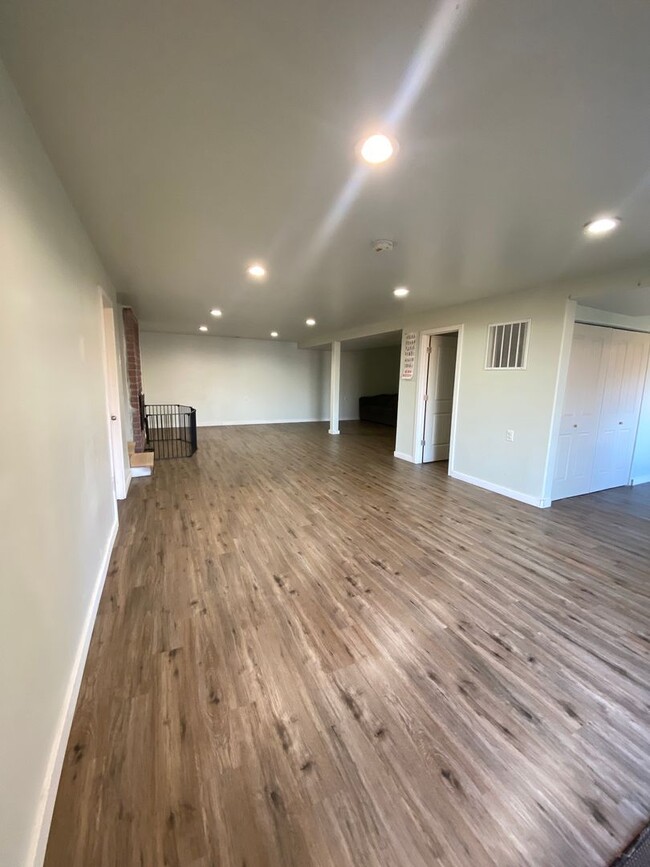 Building Photo - Move-In Special **$500 OFF your first mont...