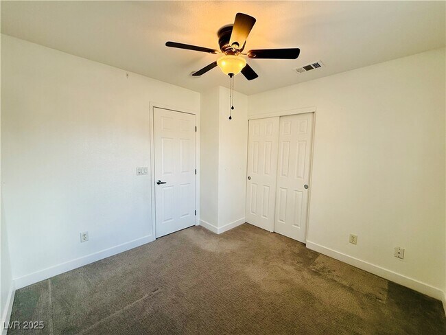 Building Photo - 777 Valley Rise Dr