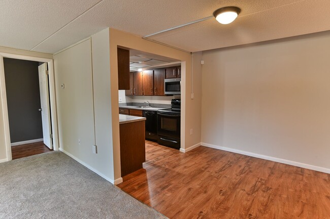 Building Photo - 1073 Lancaster Blvd