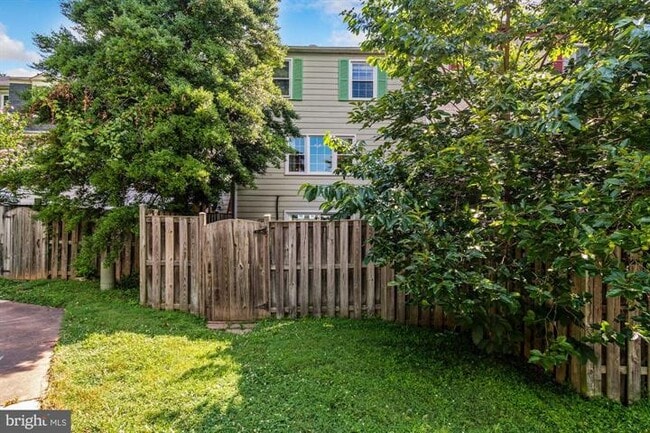 Building Photo - 4916 Van Masdag Ct