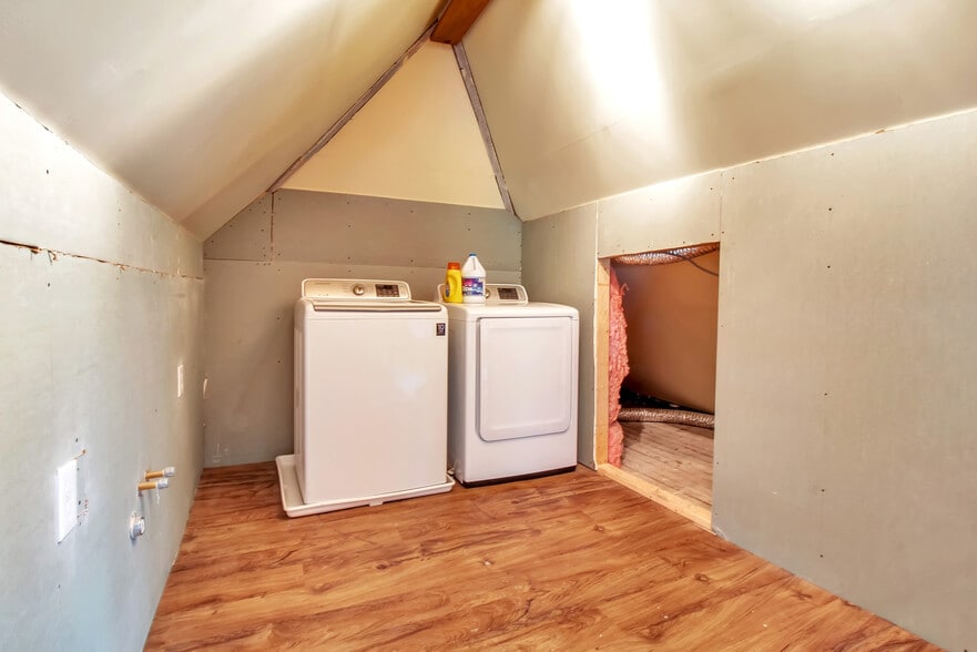 Building Photo - 67 Crescent Ave