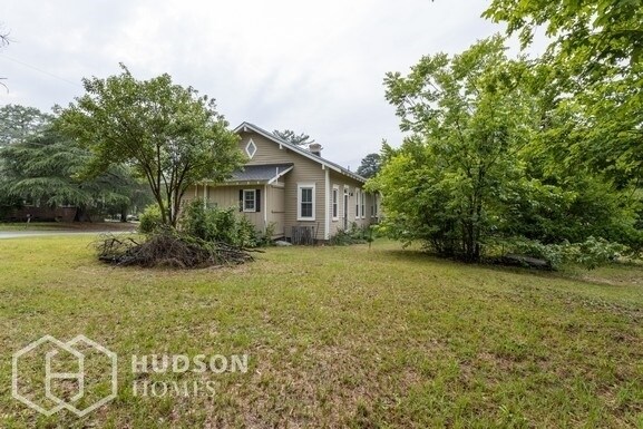 Building Photo - 5100 Holmes Ave