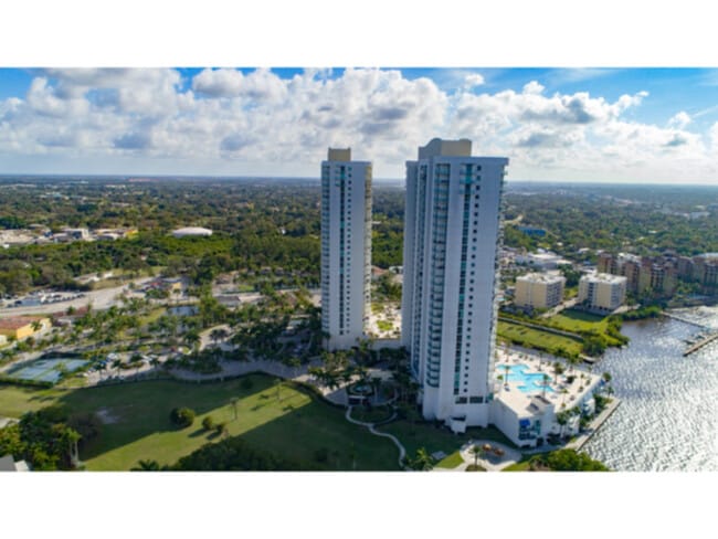 Building Photo - LVT Flooring, Cable and Internet Included!