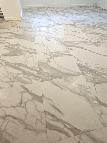 Flooring - 1131 Imperial Lake Rd
