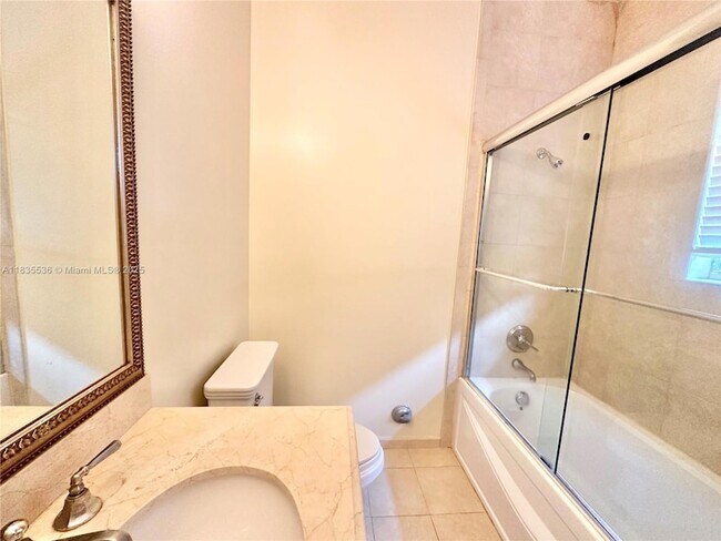 Building Photo - 483 Menendez Ave