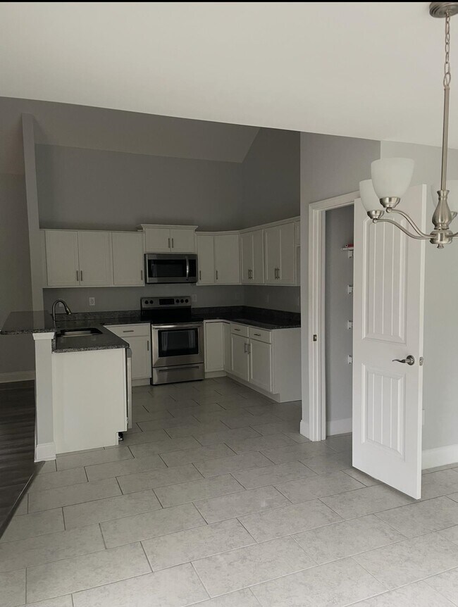 Building Photo - 947 Cygnet Dr