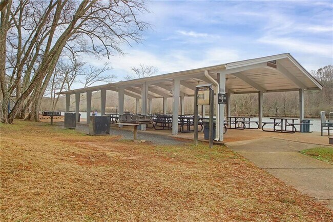 Building Photo - 8 Huntington Pl Dr