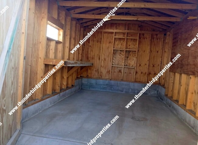 Building Photo - MOVE IN SPECIAL $250 off first months rent. Great NW home with large storage shed near the park.