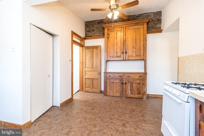 Building Photo - 7738 Ardleigh St