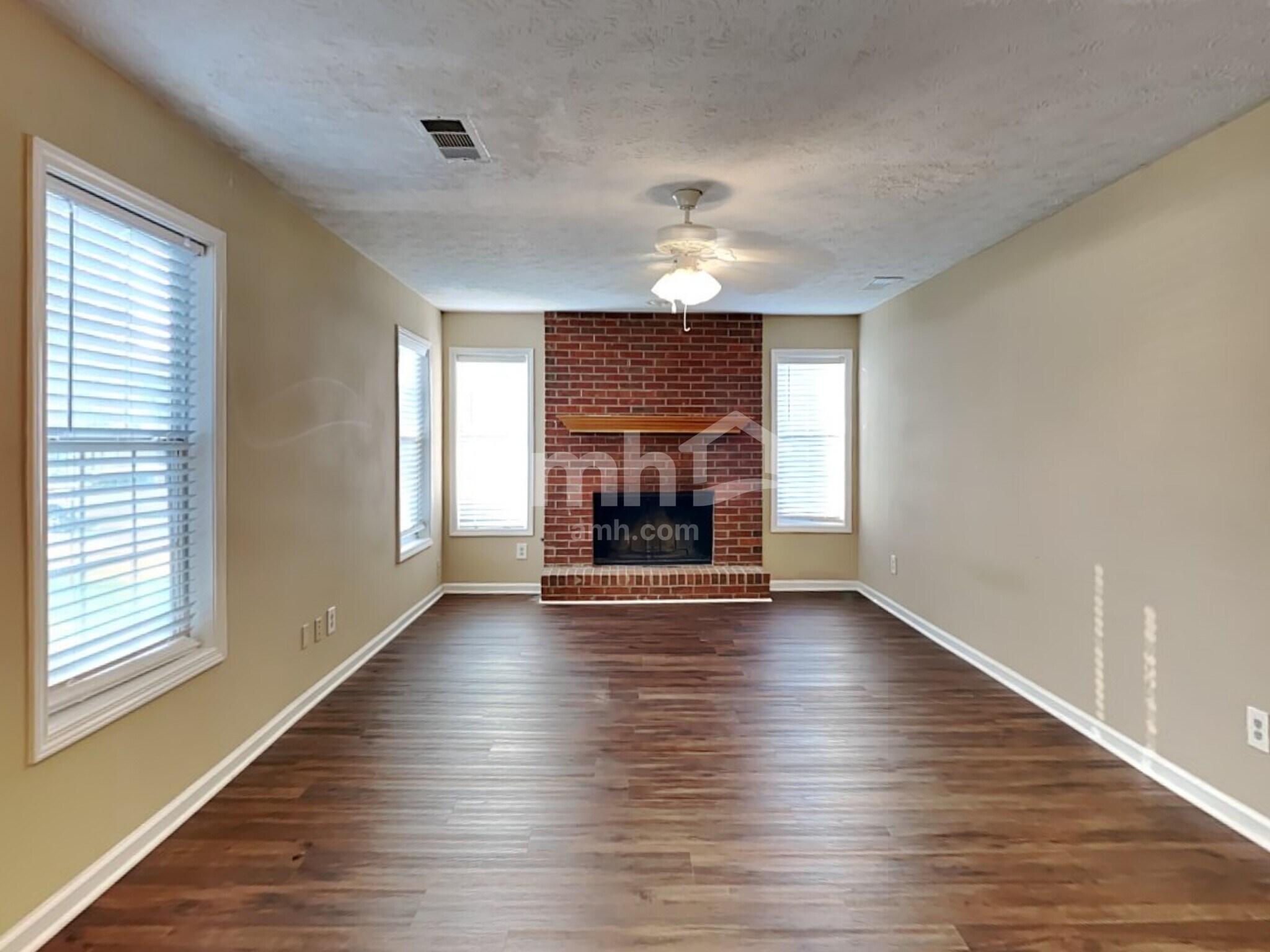 Building Photo - 3285 Summit Pl Dr