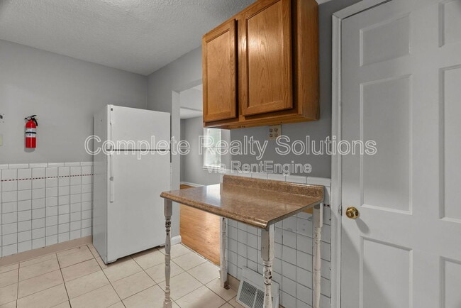 Building Photo - 7563 Haywood Dr