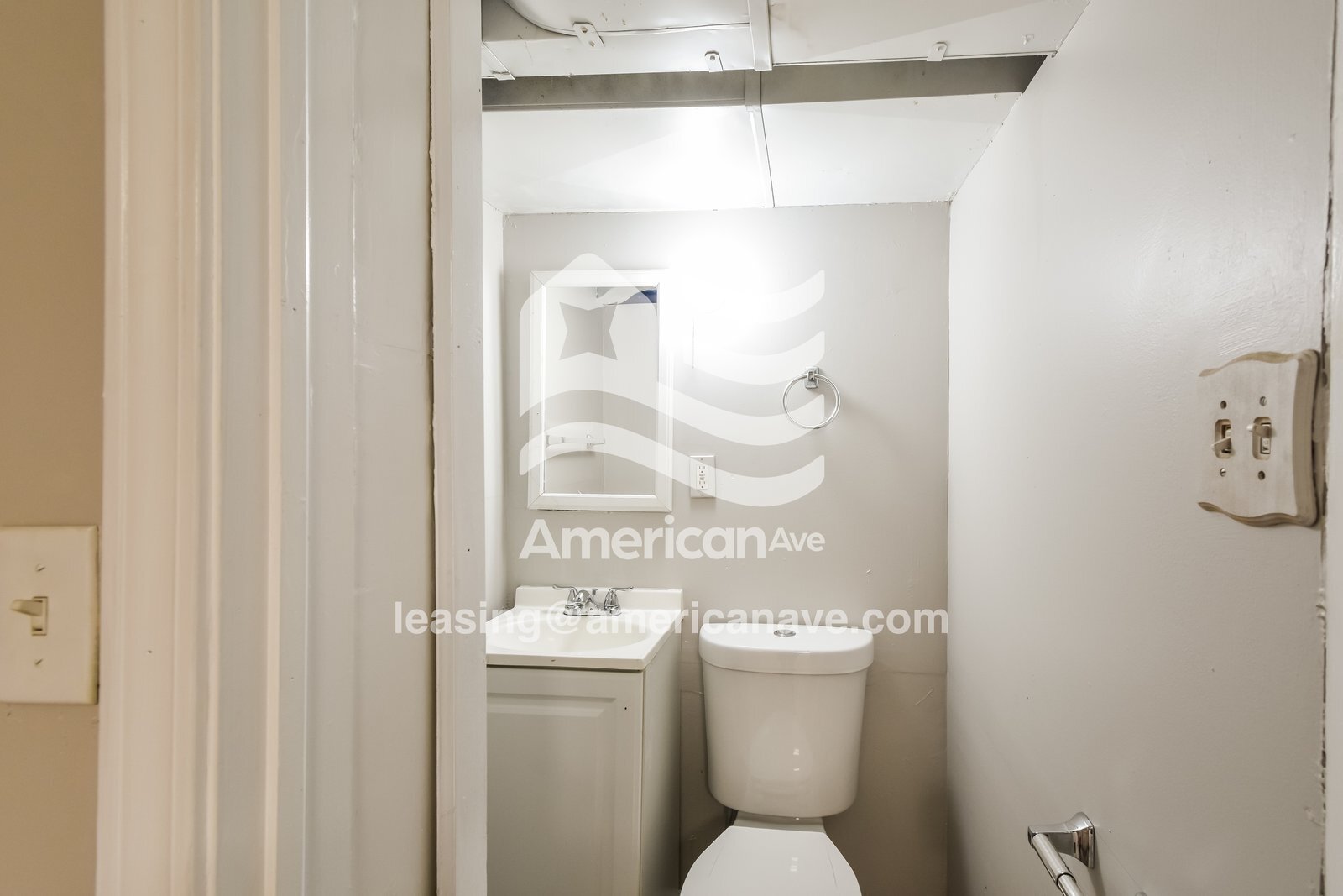 Building Photo - 3155 N 42nd St