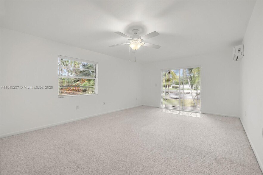 Building Photo - 564 Golden Beach Dr